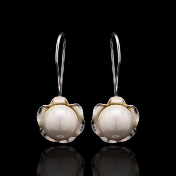 Silver pearl Earrings