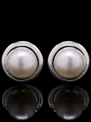 Silver pearl Earrings